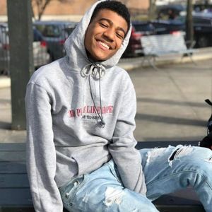 Meet your Posher, Davon